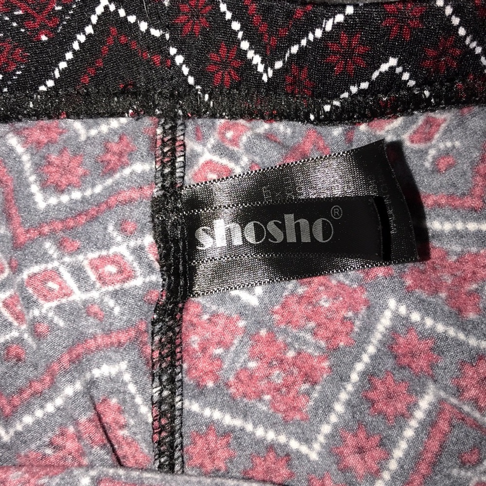 Leggings with a satin feel. - Picture 2 of 3